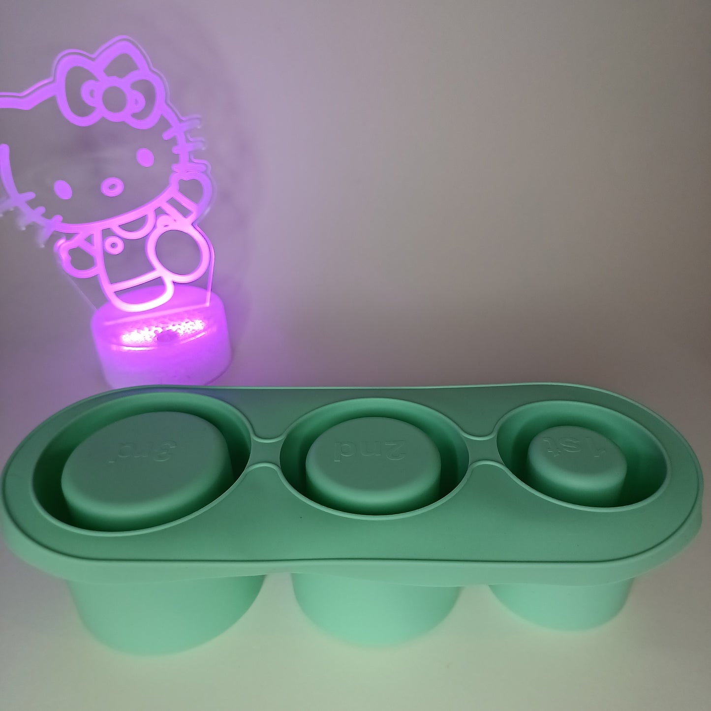 Hello Kitty Thermal Cup Ice Tray